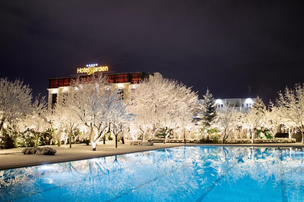 Hotel Garden Pristina Esterno foto