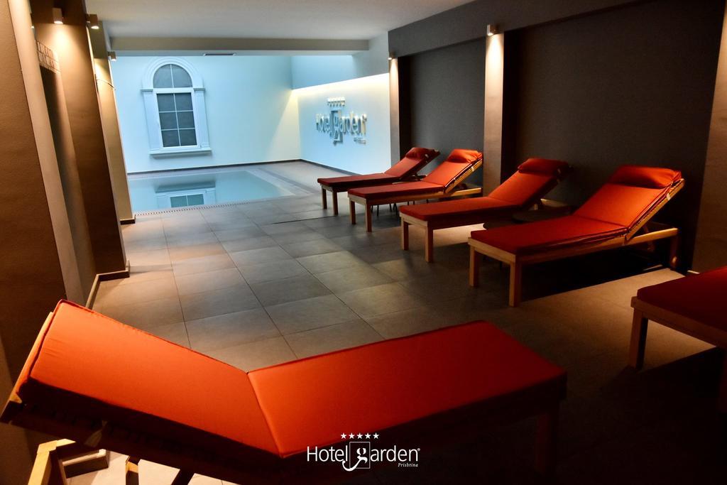 Hotel Garden Pristina Esterno foto